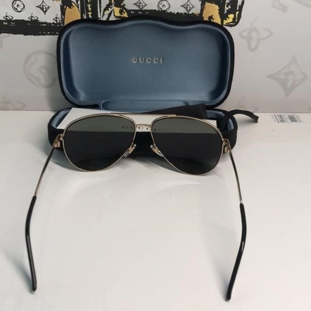 ✨ Brand New Gucci GG0137S 002 Aviator Sunglasses – Gold Frame with Grey Lenses ✨ - Picture 10 of 13